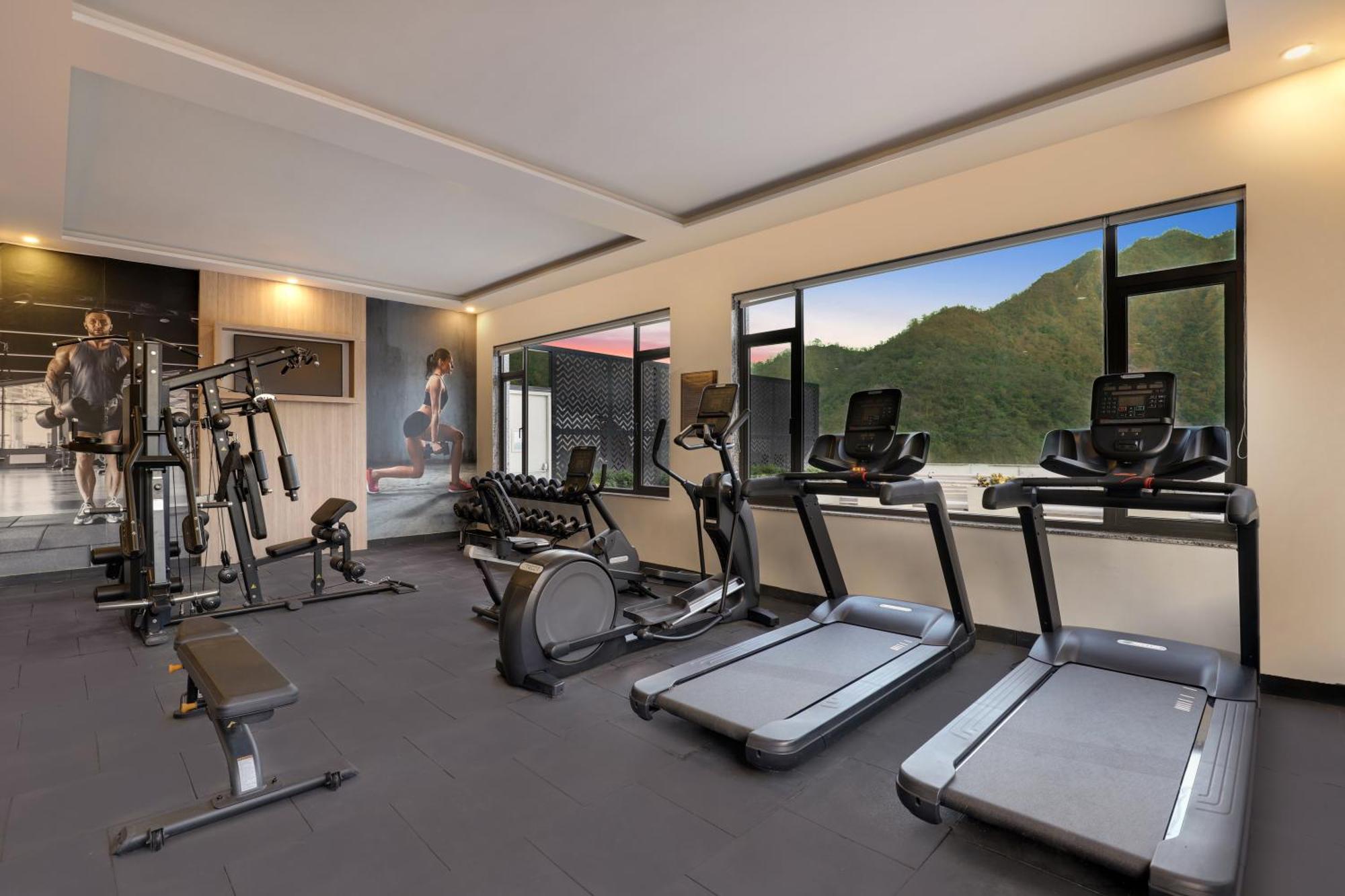 Lemon Tree Hotel, Rishikesh Bagian luar foto