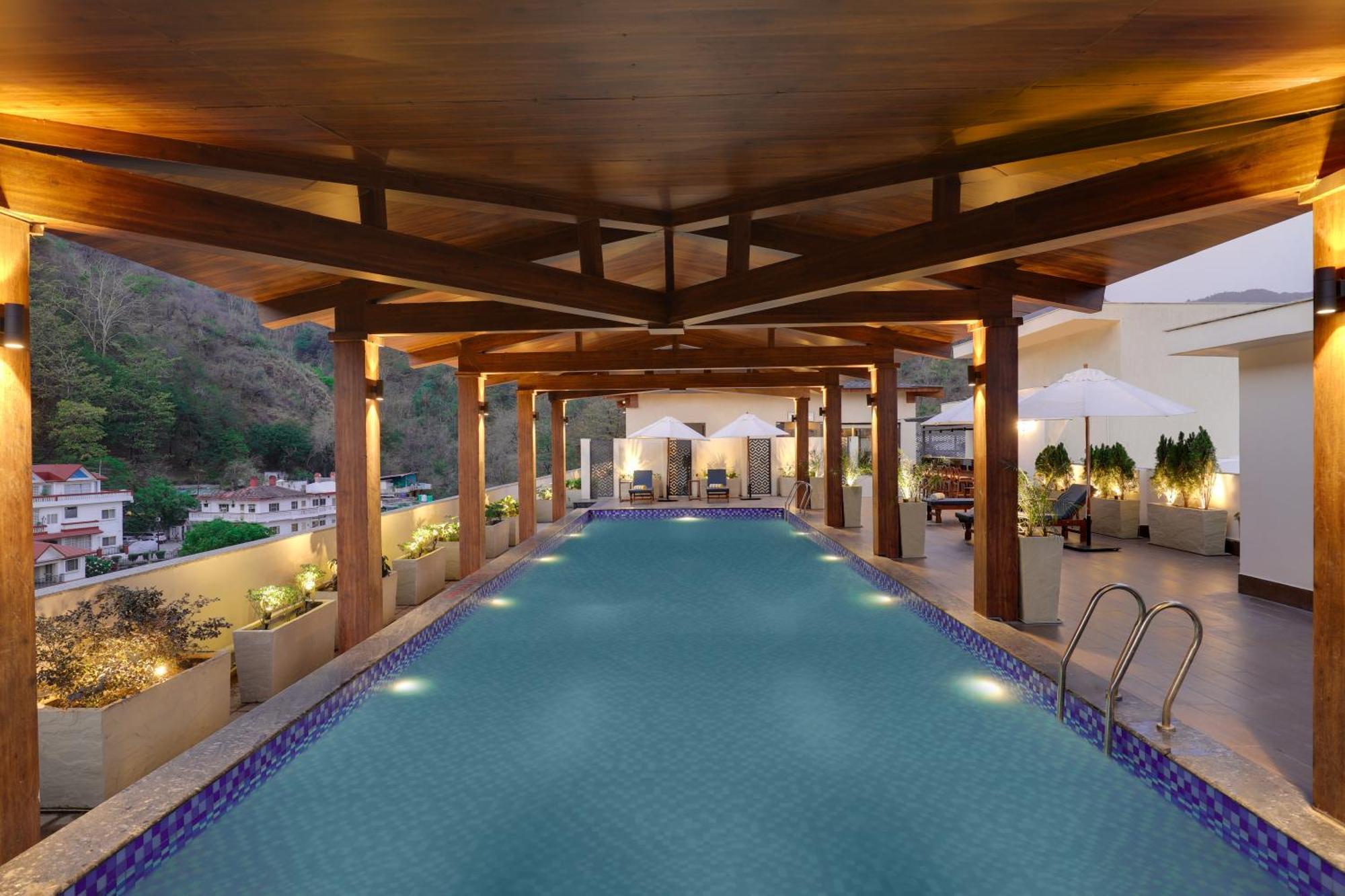 Lemon Tree Hotel, Rishikesh Bagian luar foto