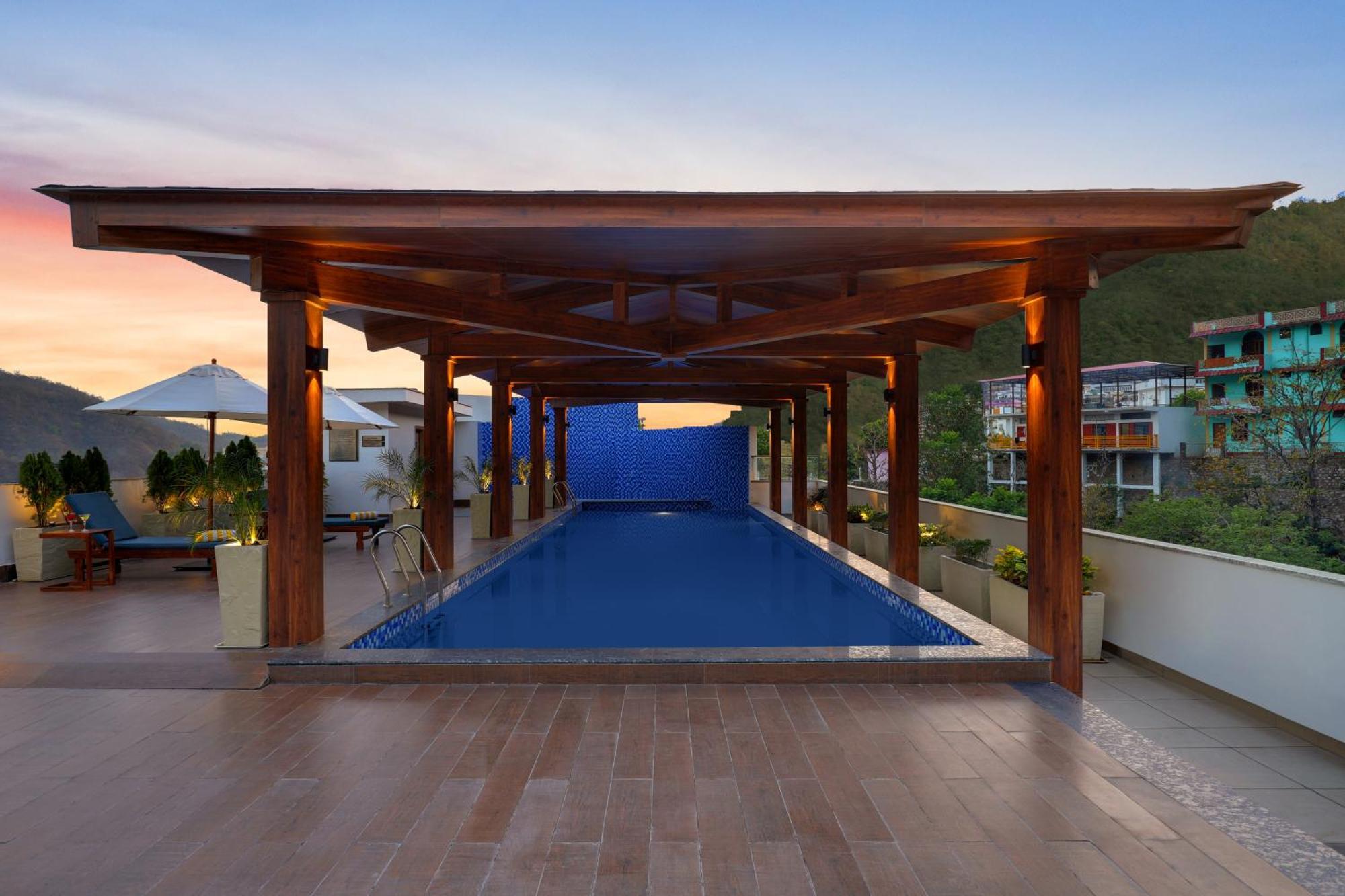 Lemon Tree Hotel, Rishikesh Bagian luar foto