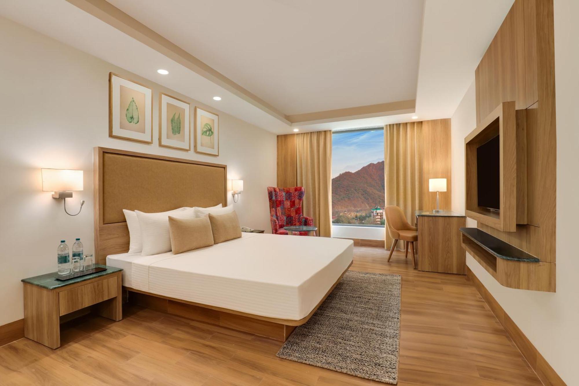 Lemon Tree Hotel, Rishikesh Bagian luar foto