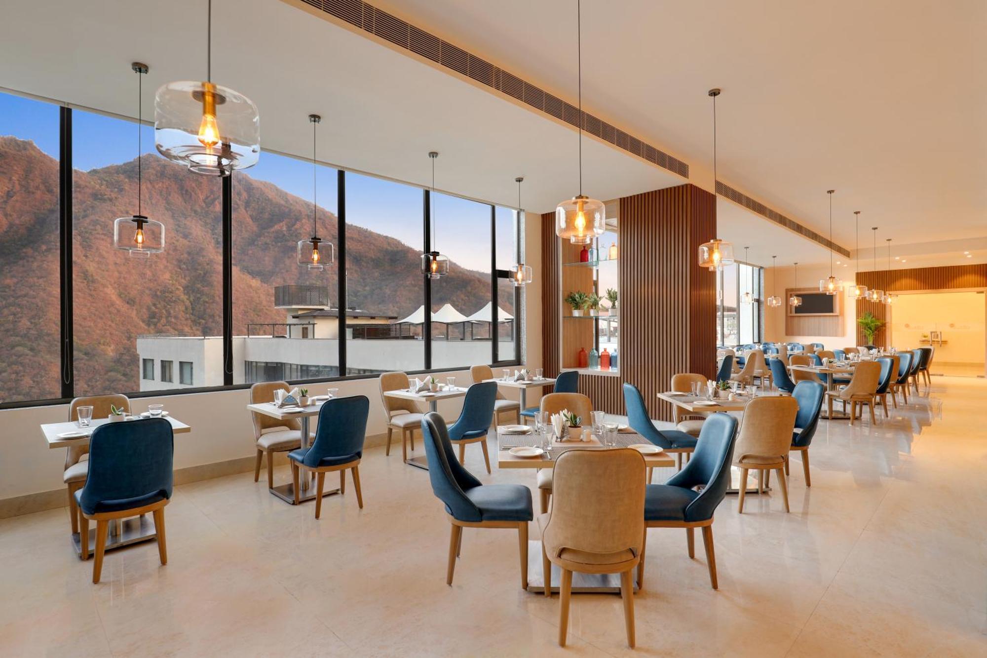 Lemon Tree Hotel, Rishikesh Bagian luar foto