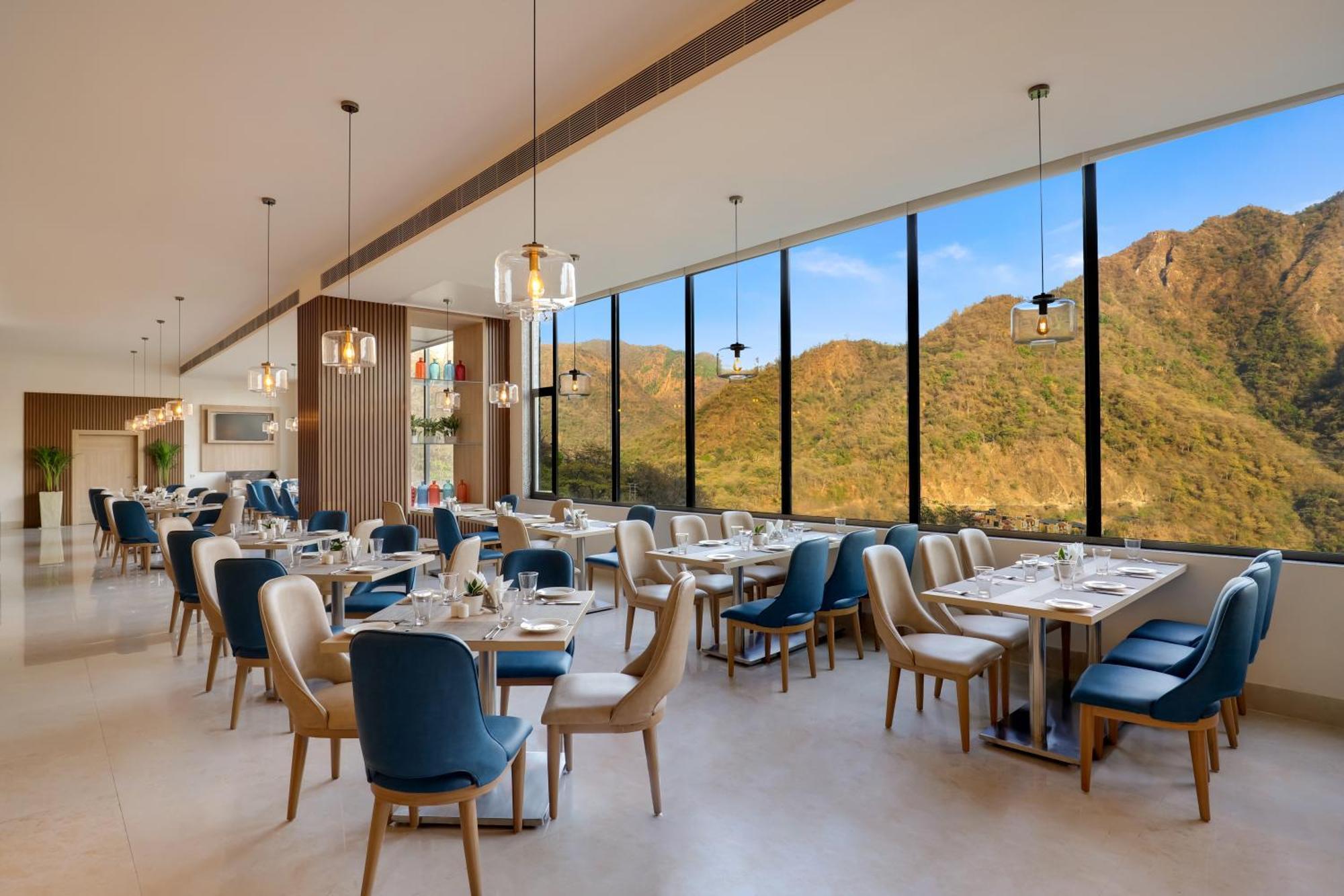 Lemon Tree Hotel, Rishikesh Bagian luar foto
